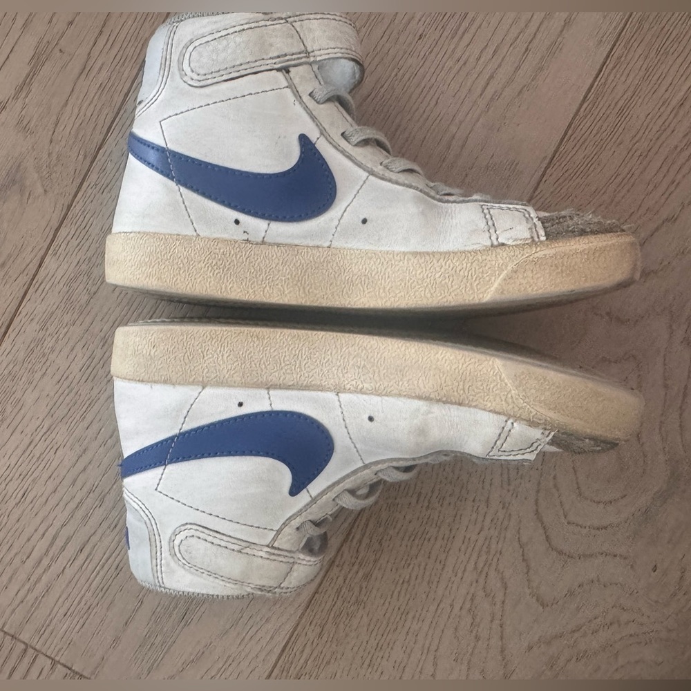 Kids Nike Blazer Mid '77 sneaker size 12